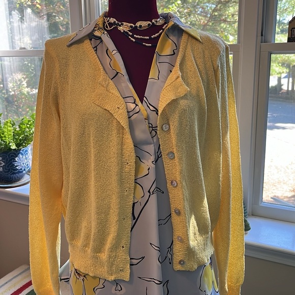 Pristinely Cute Light Yellow Button-Up Cardigan NWOT - Picture 5 of 5